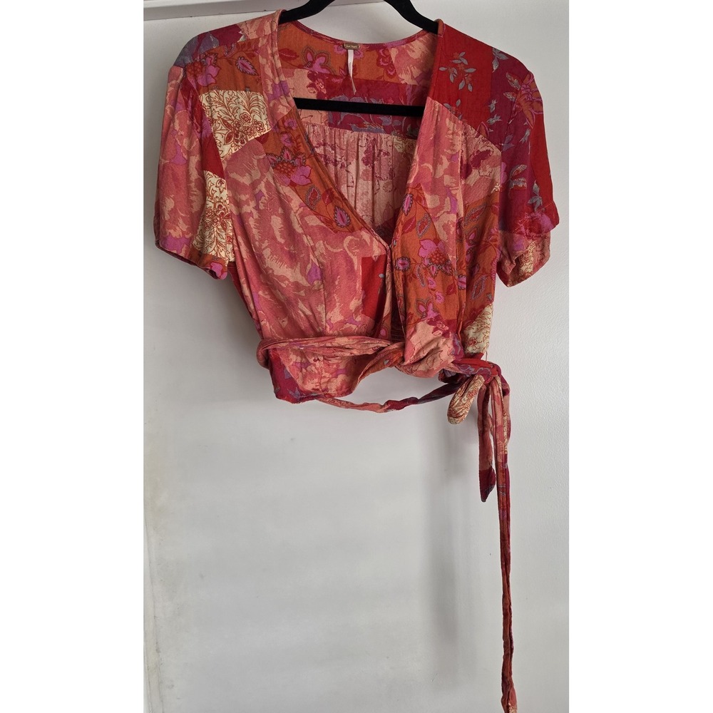 Free People Wrap Top Size L Floral V-Neck Short Sleeve Boho Blouse Shirt